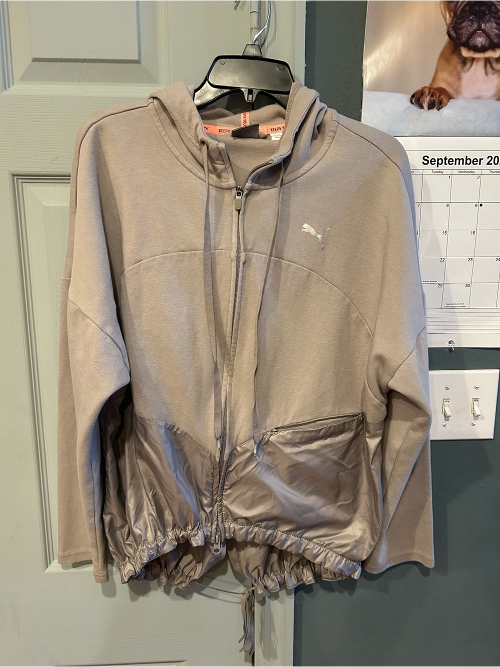 PUMA Women’s Hoodie Zip Jacket Taupe Size XL